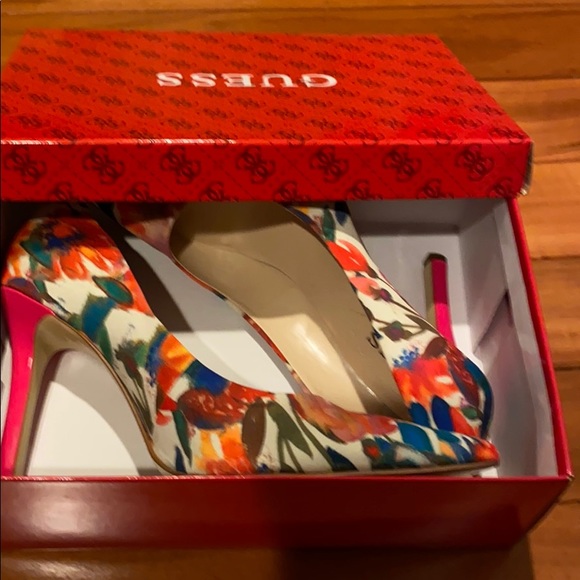 Guess heels - Picture 1 of 4